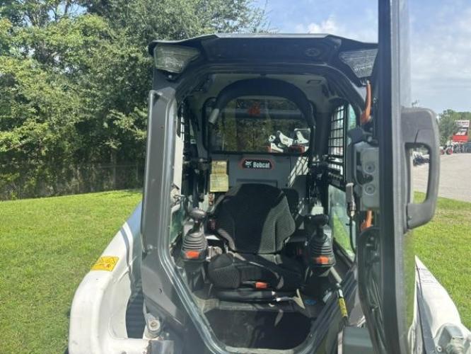 BOBCAT T66