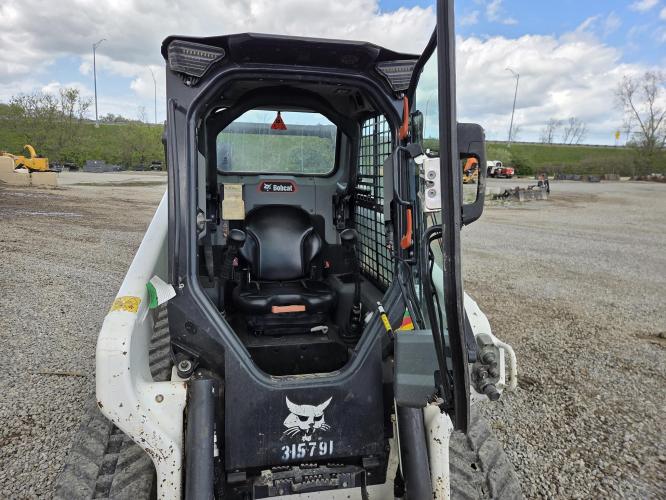 BOBCAT T66
