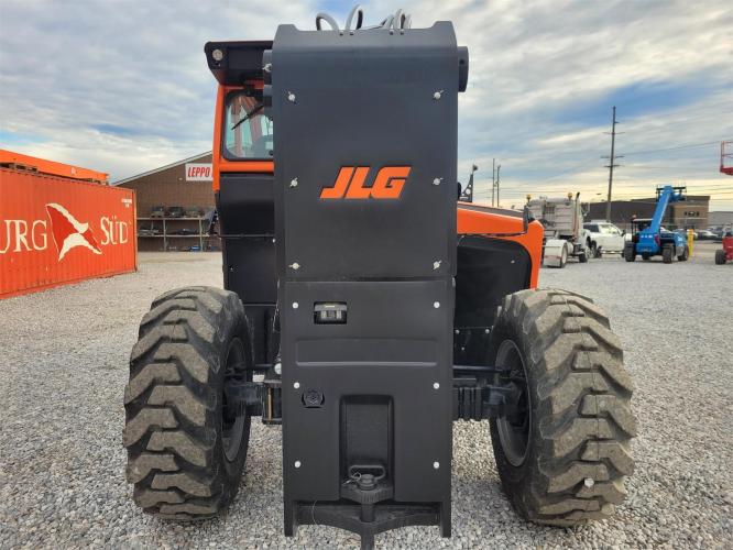JLG 1075