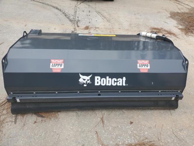 BOBCAT SWEEPER 84