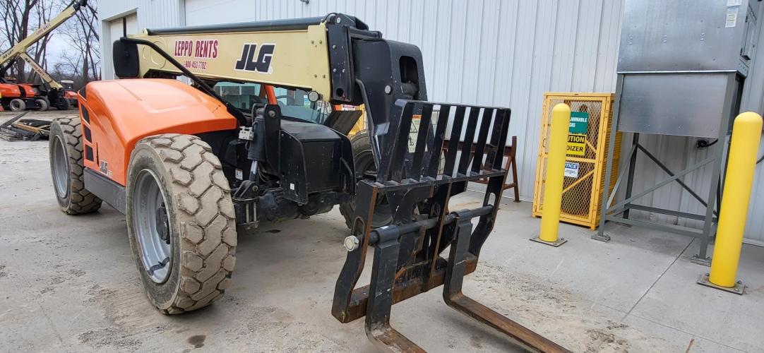 JLG 742