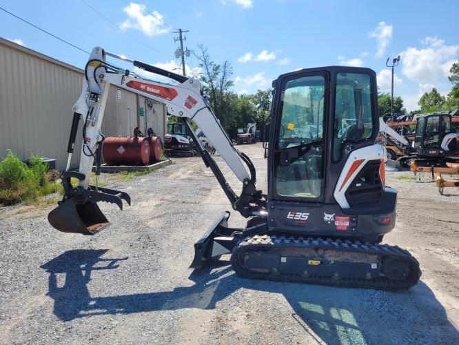 BOBCAT E35R2