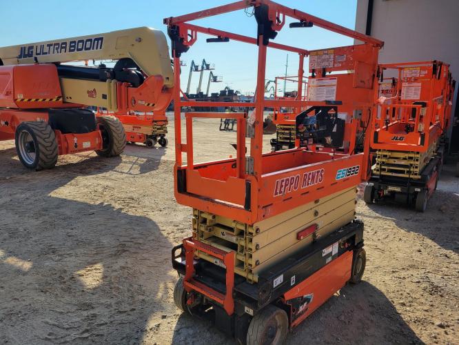 JLG ES1932
