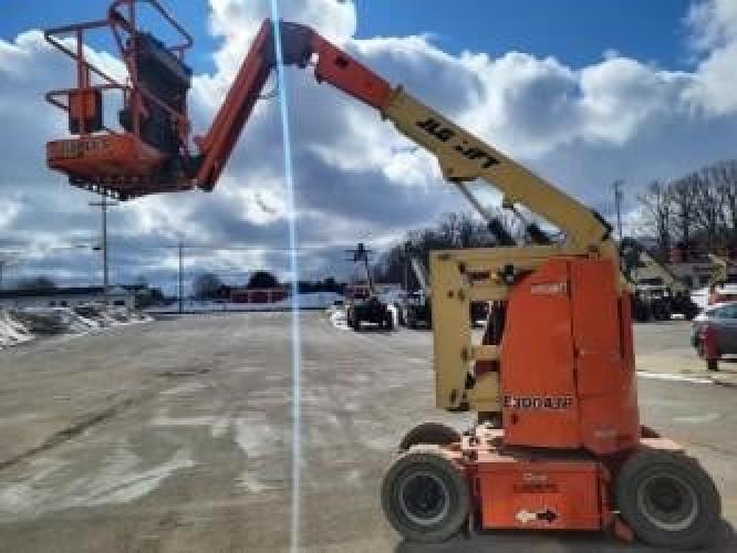 JLG E300AJP