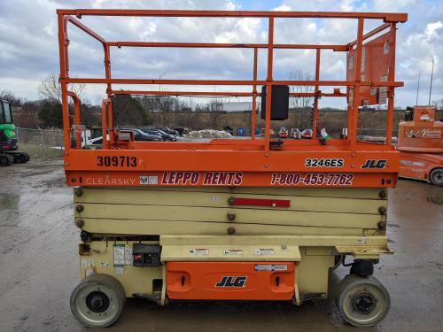 2021 JLG 3246ES