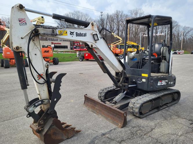 BOBCAT E32