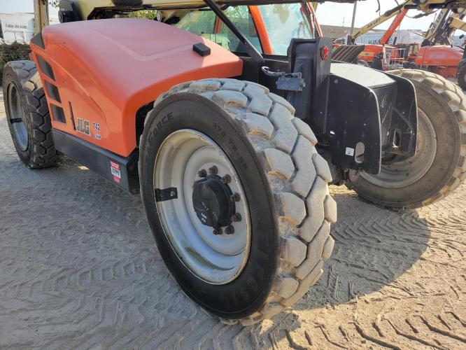 JLG 742