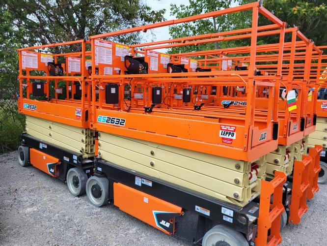 JLG ES2632