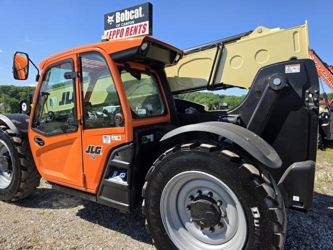 JLG 742