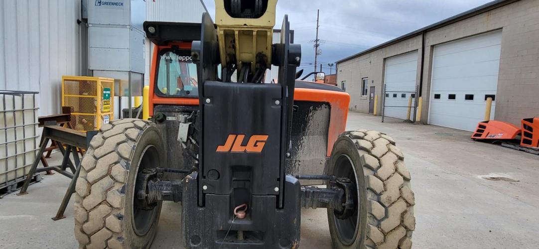 JLG 742