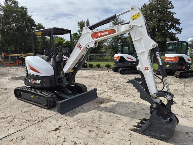 BOBCAT E35R2