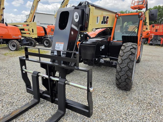 JLG 943