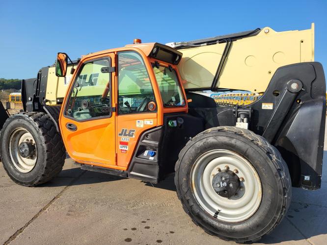 JLG 1255