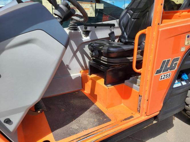 JLG 1255