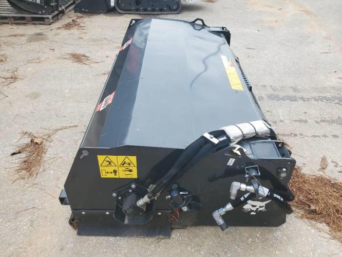 BOBCAT SWEEPER 84