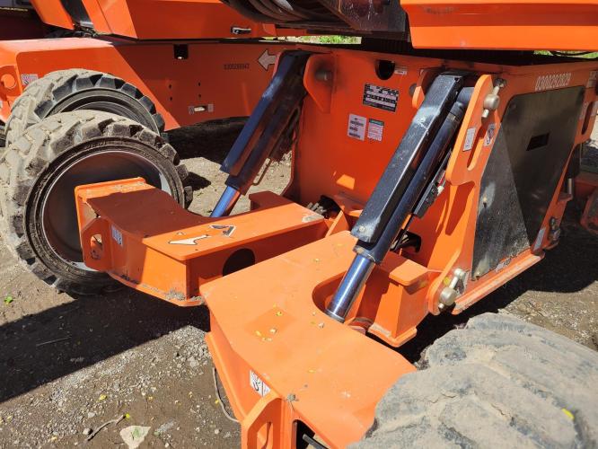 JLG 670SJ