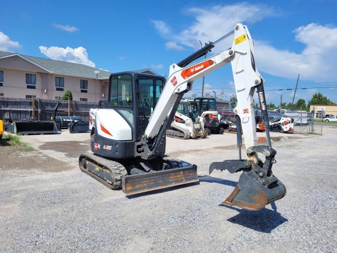 BOBCAT E35R2
