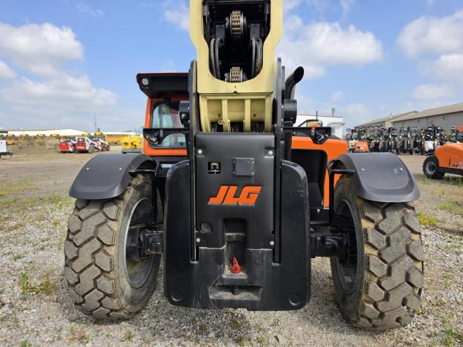 JLG 1055