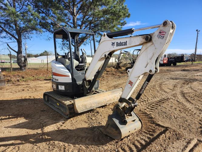 BOBCAT E26