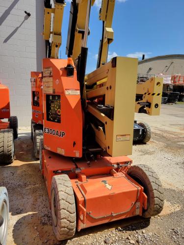 JLG E300AJP