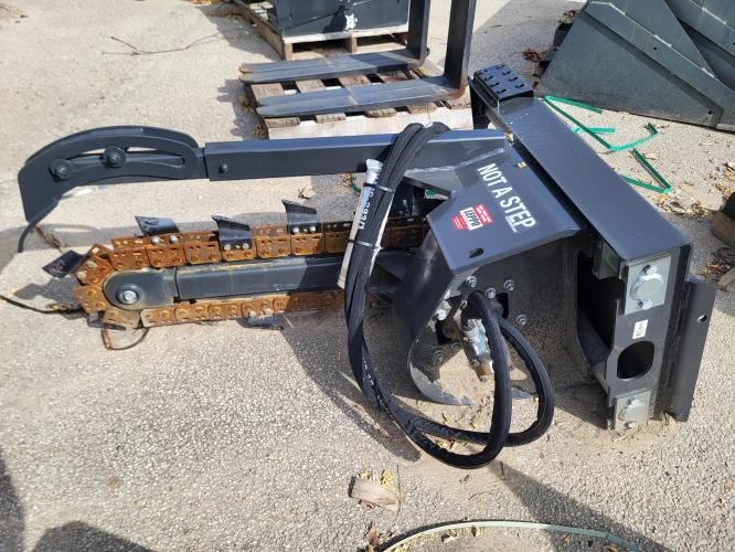 BOBCAT LT112 TRENCHER