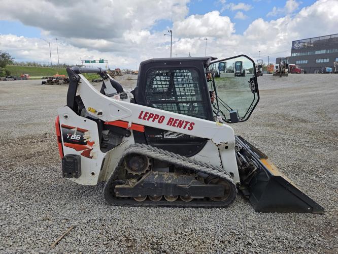 BOBCAT T66