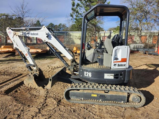 BOBCAT E26