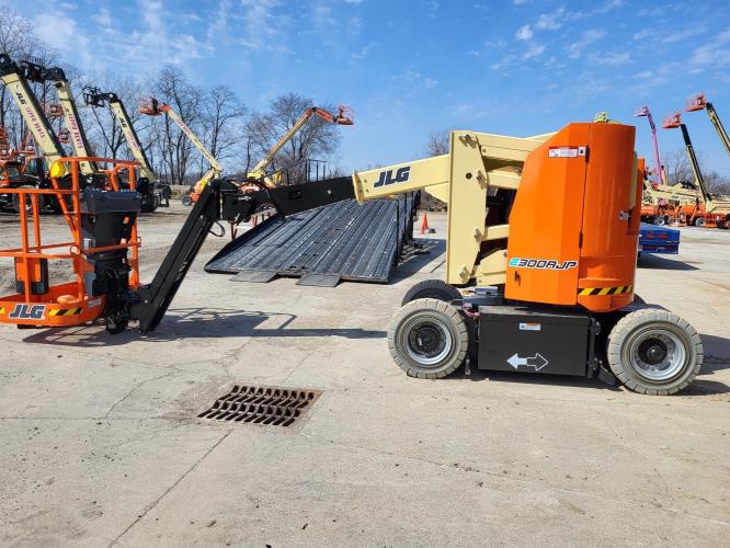 JLG E300AJP