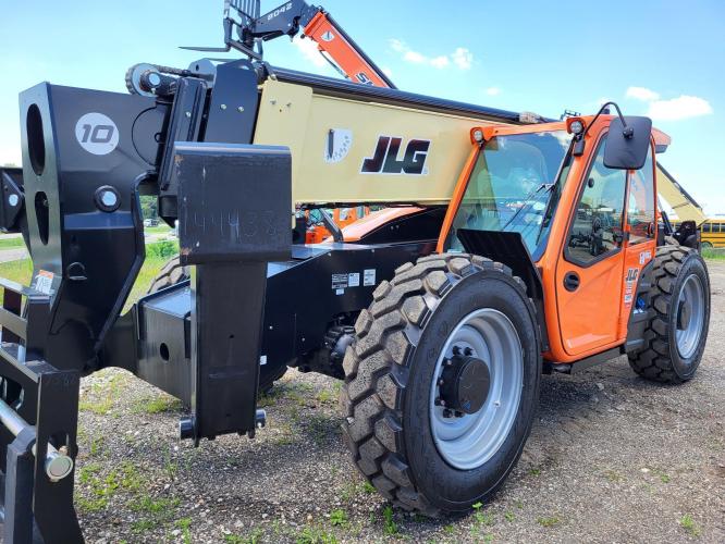 JLG 1055