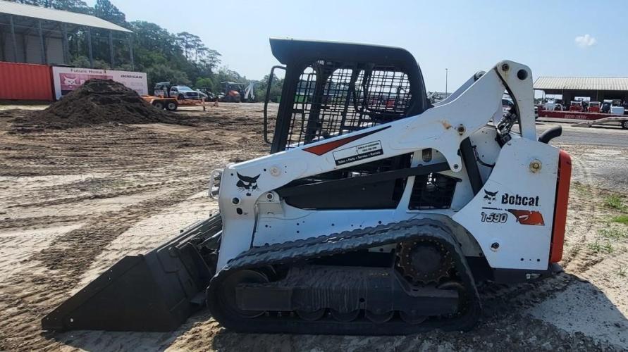 BOBCAT T590