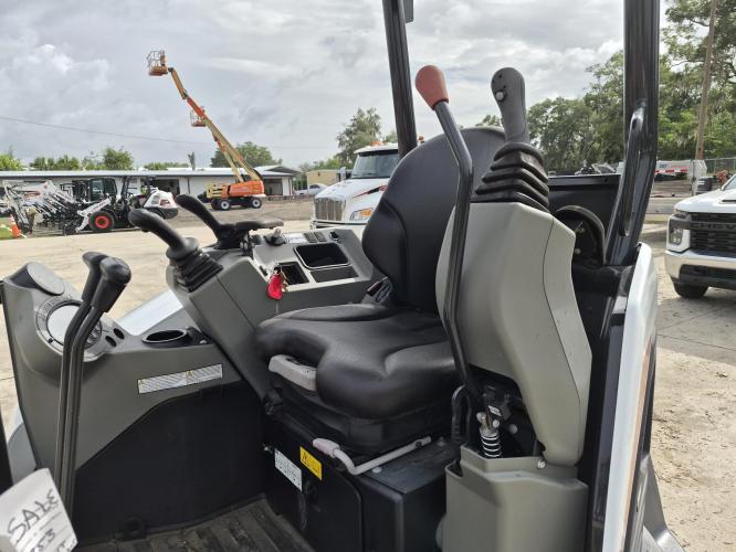 BOBCAT E35R2