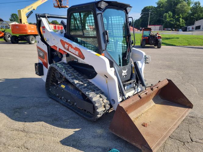 BOBCAT T66