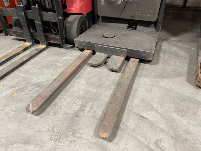 Raymond EASI-OPC30T Order Picker