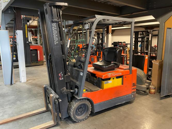 Toyota 5FBE18 Electric Forklift