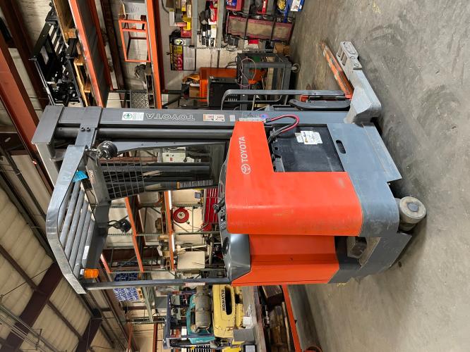 Toyota 7BRU23 Reach Truck