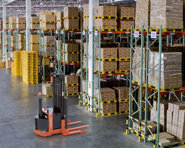 Industrial Walkie Stacker (2,200-4,000 LBS)