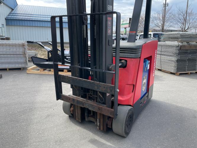 Raymond 420-C40TT Stand Up Dock Stocker