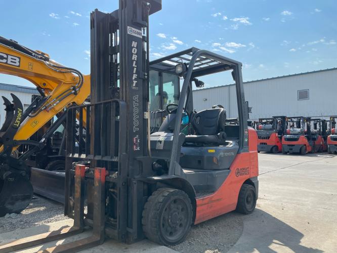 Toyota 8FGCU30 Cushion Forklift