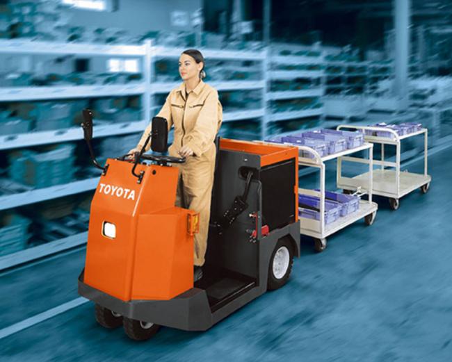 Mid Tow Tractor (8,800-13,200 LBS)