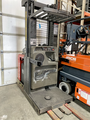 Raymond EASI-OPC30T Order Picker