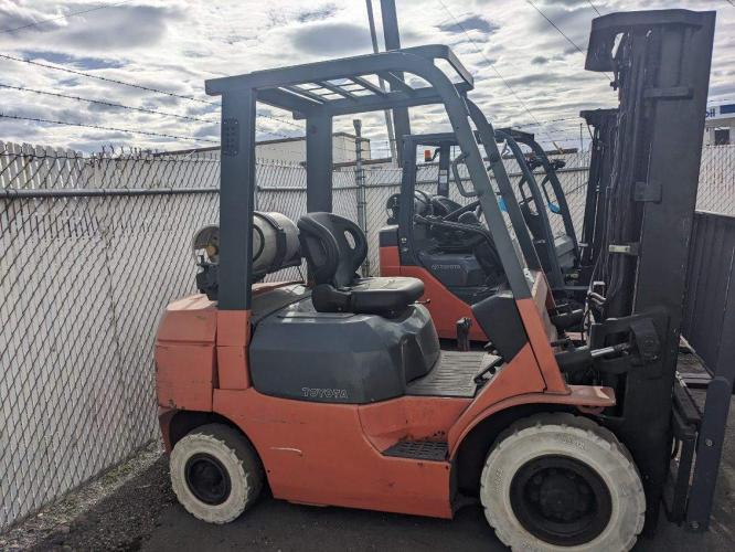 Toyota 7FGU25 Pneumatic Forklift