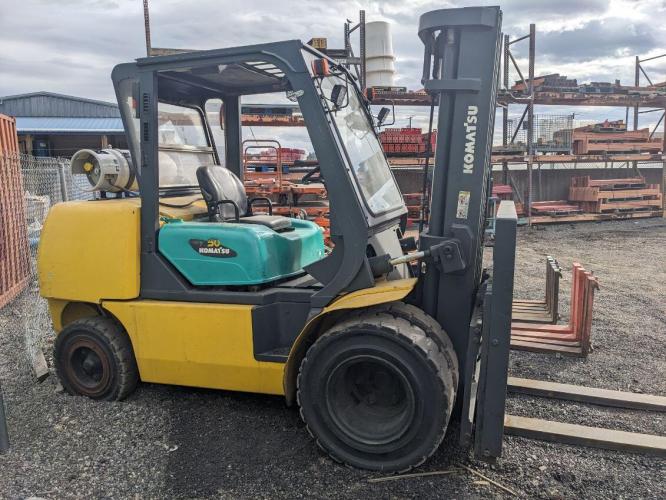 Komatsu FG50AT2-8 Pneumatic Forklift