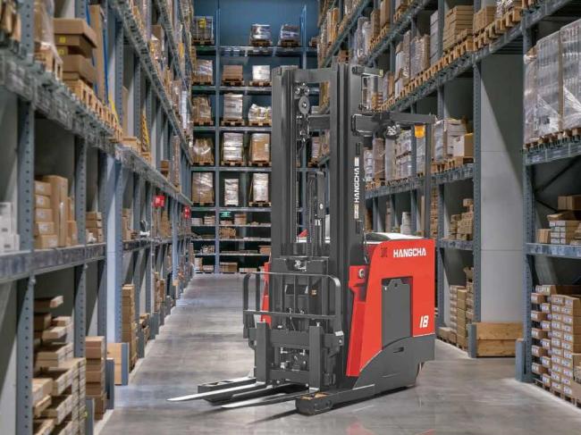 Electric Pantograph Reach Truck (3,000-4,500 LBS)