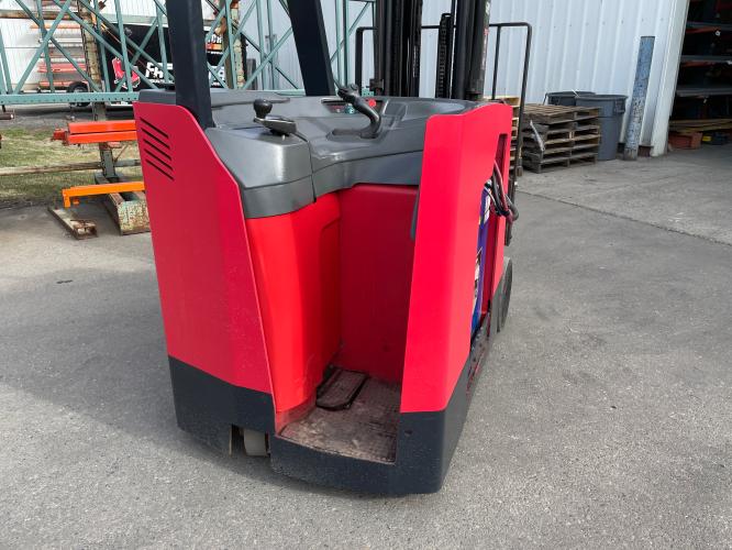 Raymond 420-C40TT Stand Up Dock Stocker
