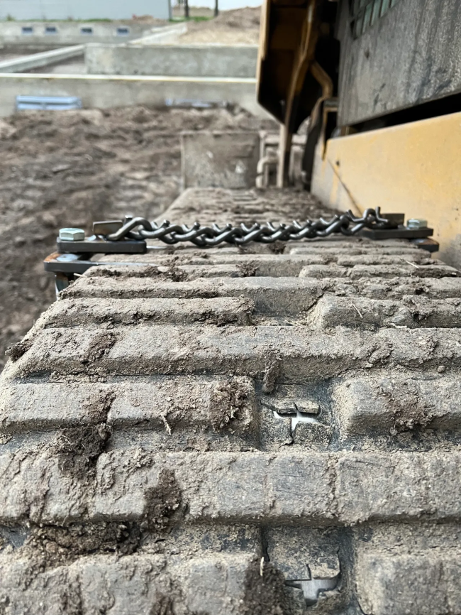 Full-Track Single Chain