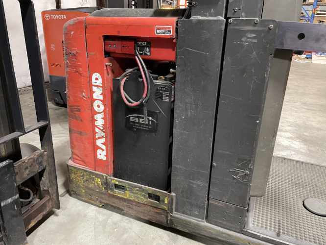 Raymond EASI-OPC30T Order Picker