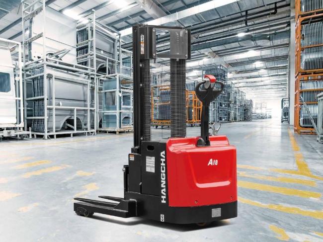 Walkie Straddle Stacker (2,500 LBS)