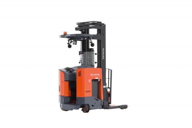 Reach Truck (2,500-4,500 LBS)