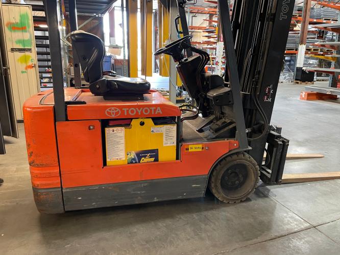 Toyota 5FBE18 Electric Forklift