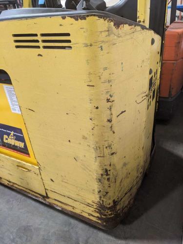 Hyster E40HSD Stand Up Dock Stocker